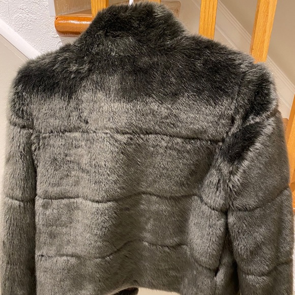 False fur jacket - Picture 3 of 4